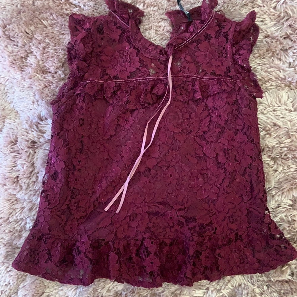 Camisa con encaje nueva
